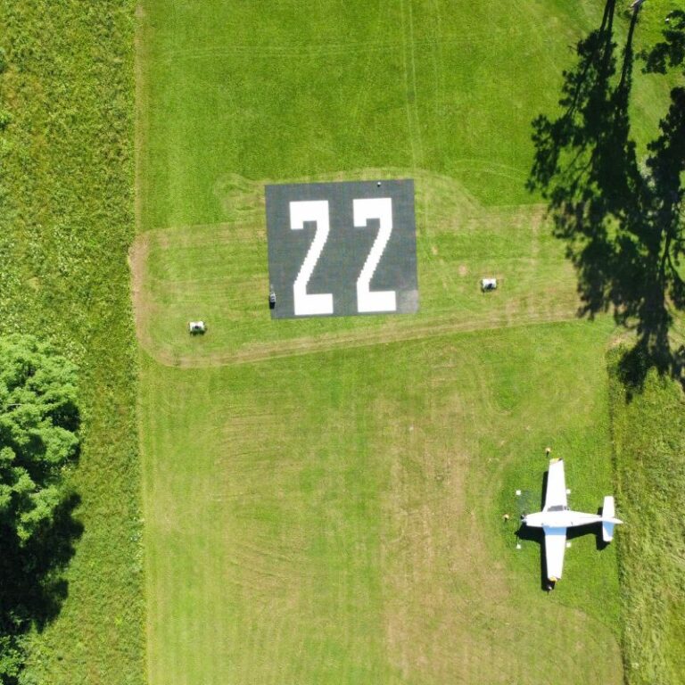 Markering af landingsbane på Teenuse-Saare-flyvepladsen (2)